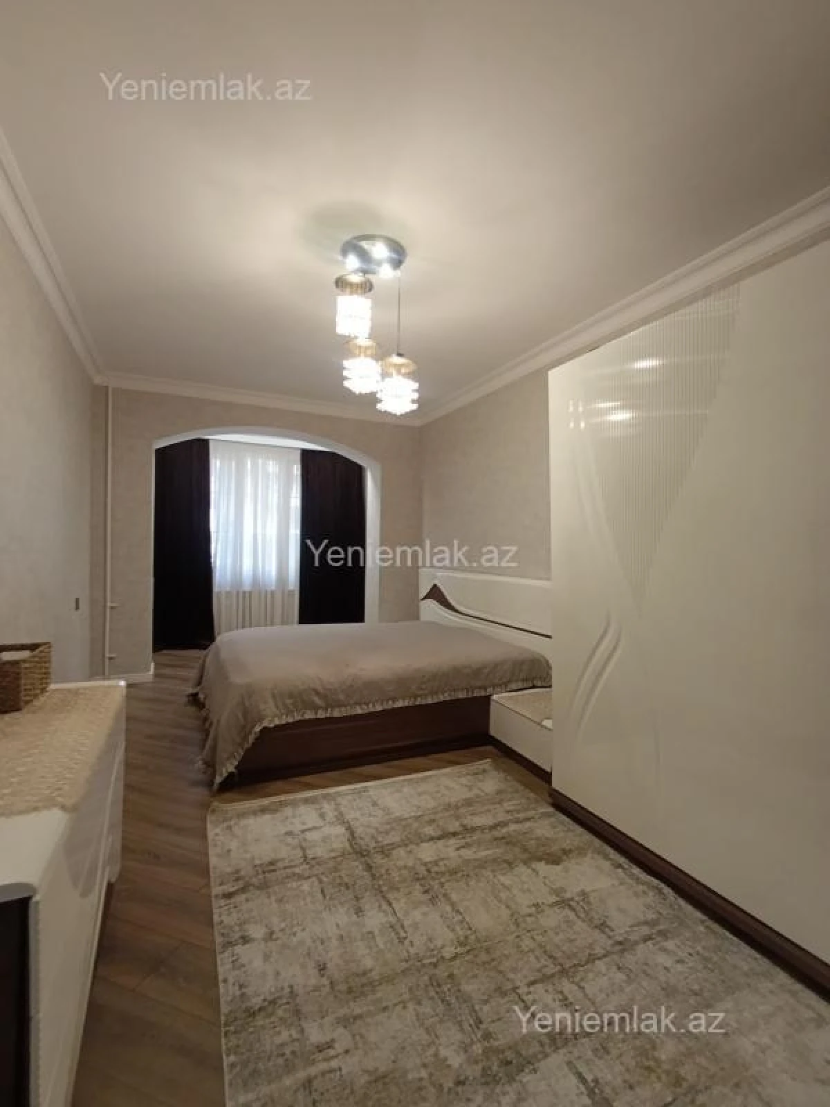 Satılır 4 otaqlı köhnə tikili 120 m²
