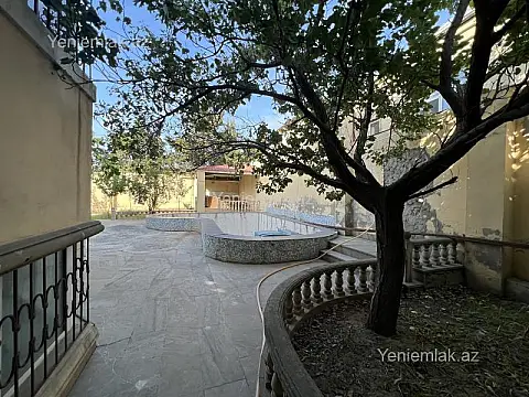Satılır 6 otaqlı həyət evi 300 m²