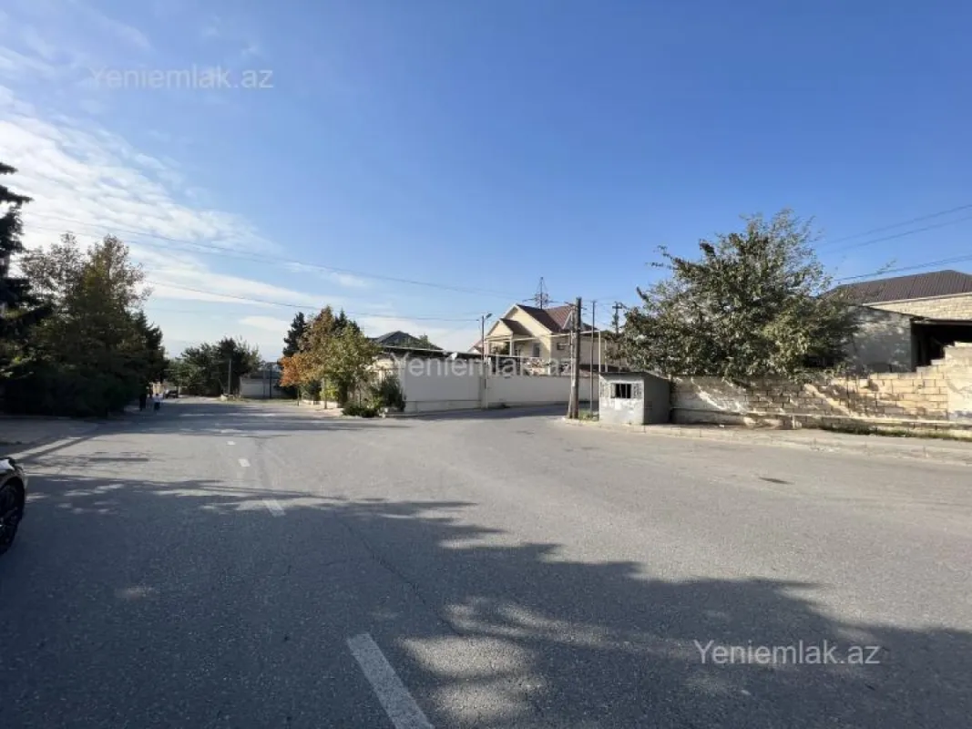 Satılır 6 otaqlı həyət evi 300 m²