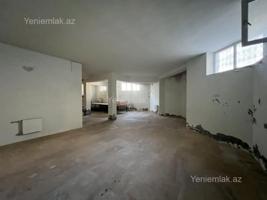 Satılır 6 otaqlı həyət evi 300 m²