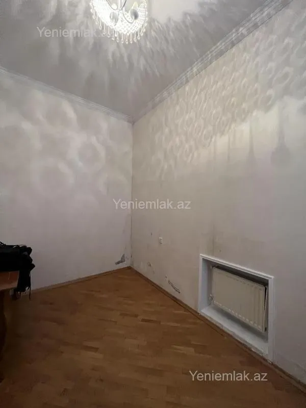 Satılır 6 otaqlı həyət evi 300 m²