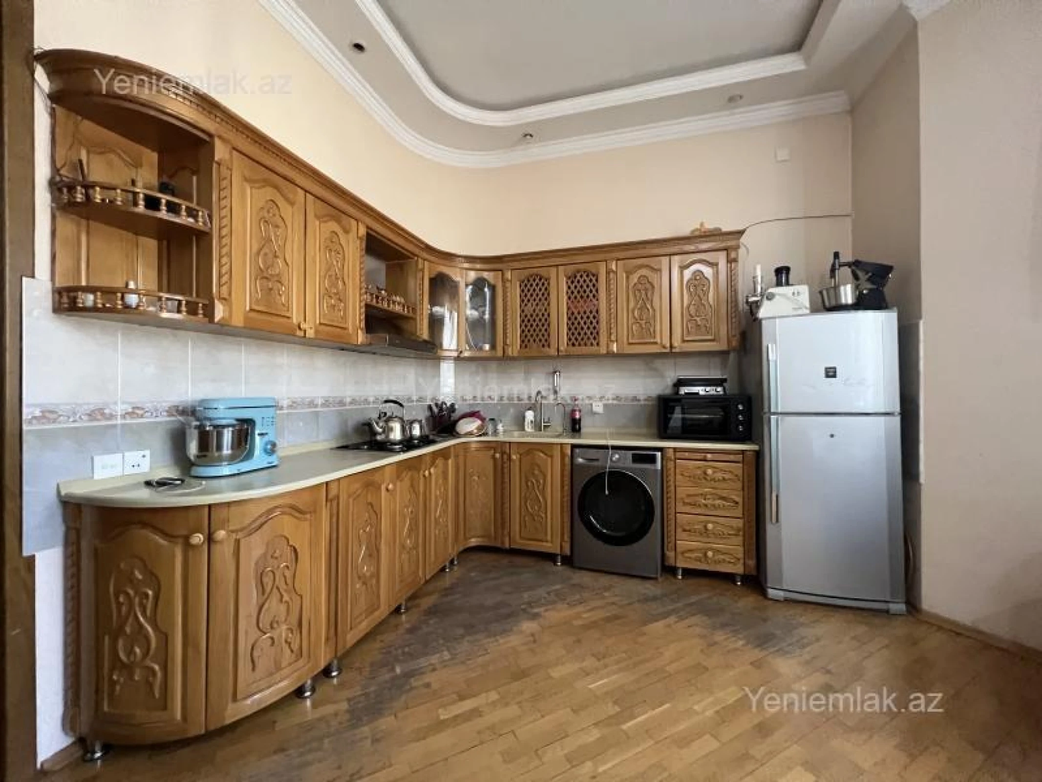 Satılır 6 otaqlı həyət evi 300 m²