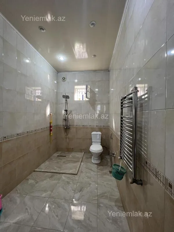 Satılır 6 otaqlı həyət evi 300 m²