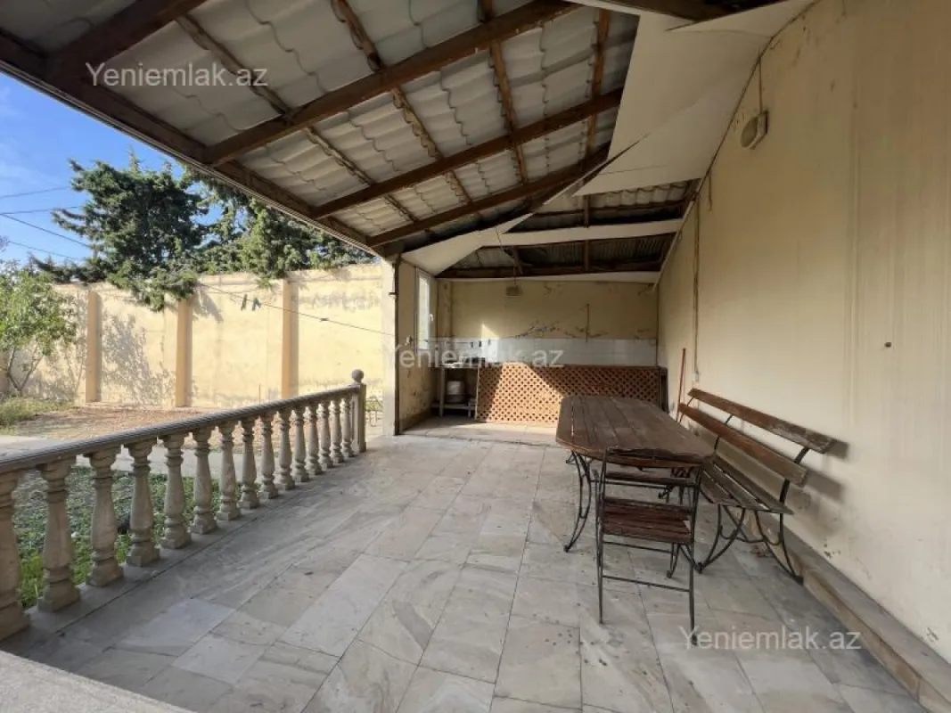 Satılır 6 otaqlı həyət evi 300 m²