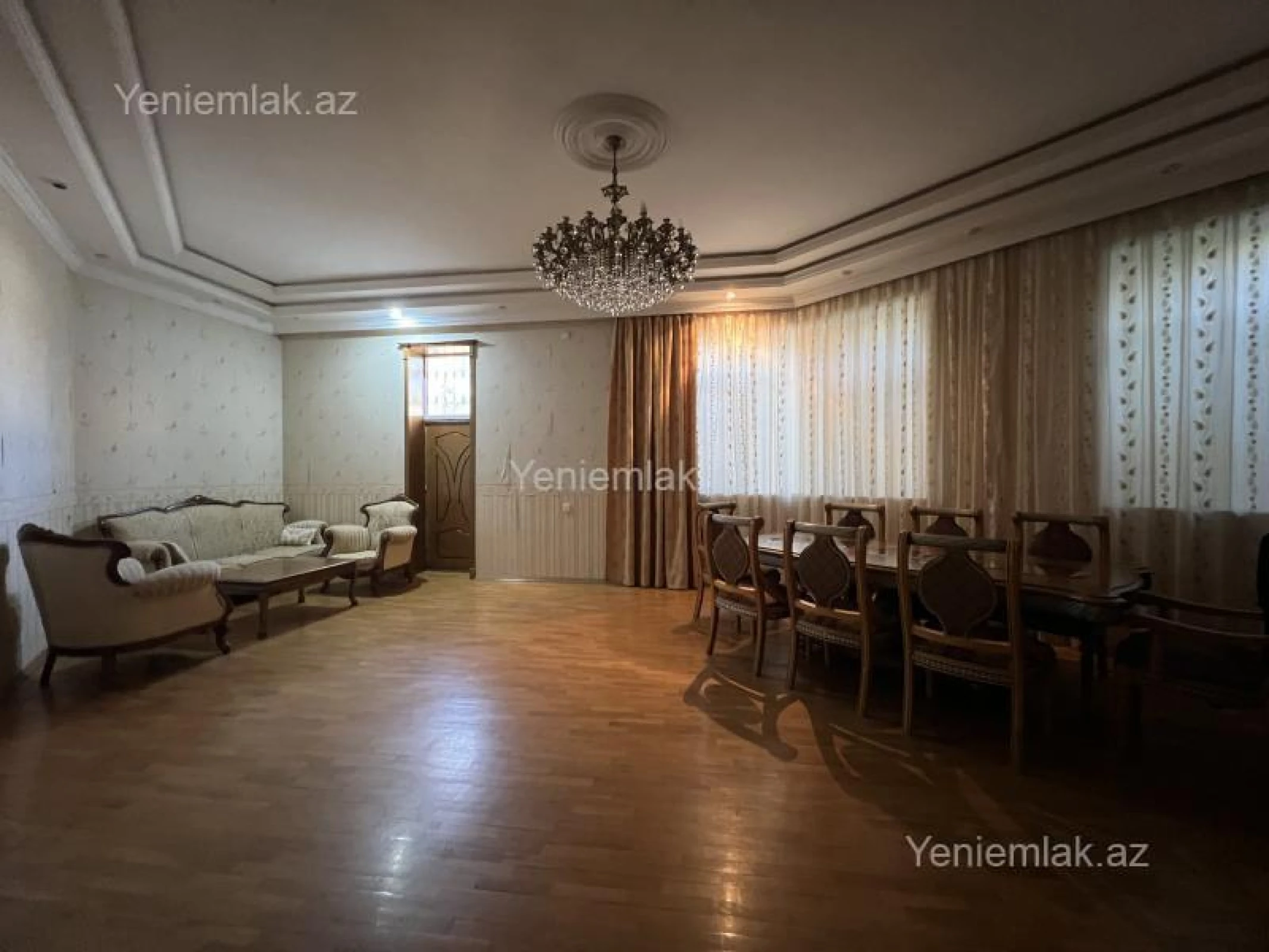 Satılır 6 otaqlı həyət evi 300 m²