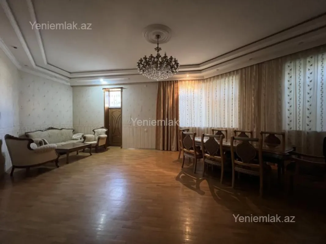 Satılır 6 otaqlı həyət evi 300 m²