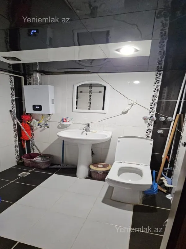 Satılır 3 otaqlı köhnə tikili 80 m²