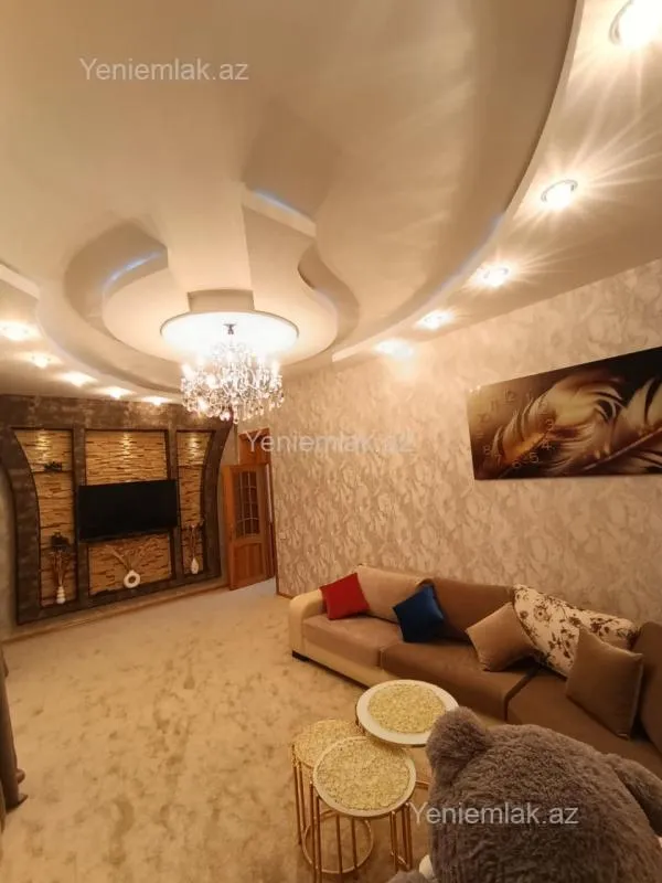 Satılır 7 otaqlı həyət evi 200 m²
