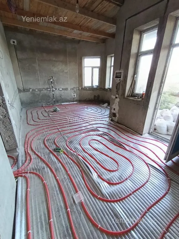 Satılır 7 otaqlı həyət evi 200 m²