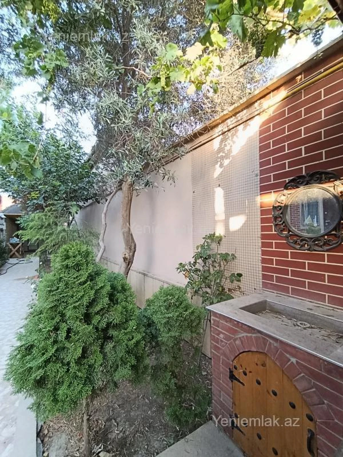 Satılır 7 otaqlı həyət evi 200 m²