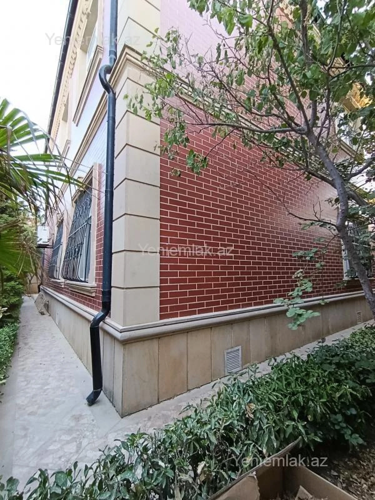 Satılır 7 otaqlı həyət evi 200 m²