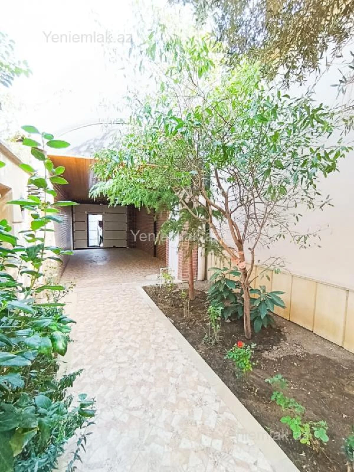Satılır 7 otaqlı həyət evi 200 m²
