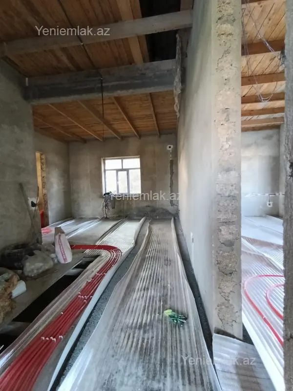 Satılır 7 otaqlı həyət evi 200 m²