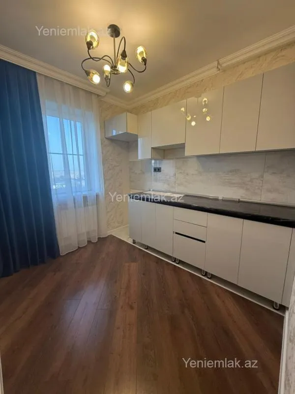 Satılır 3 otaqlı köhnə tikili 75 m²