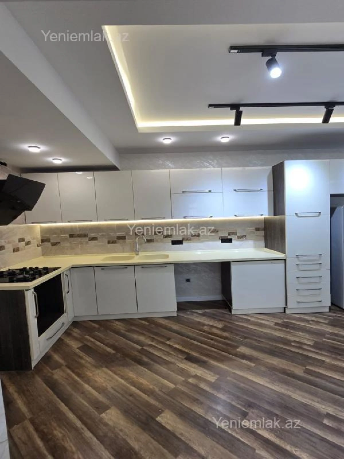 Satılır 3 otaqlı yeni tikili 85 m²