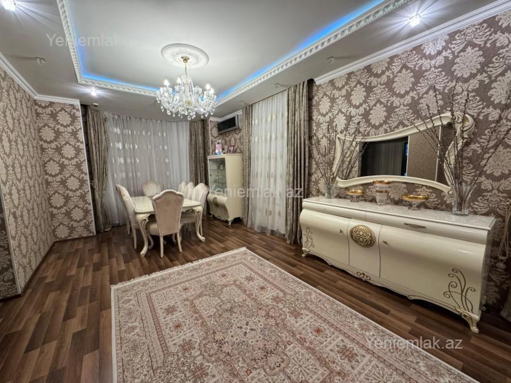 Satılır 7 otaqlı həyət evi 375 m²