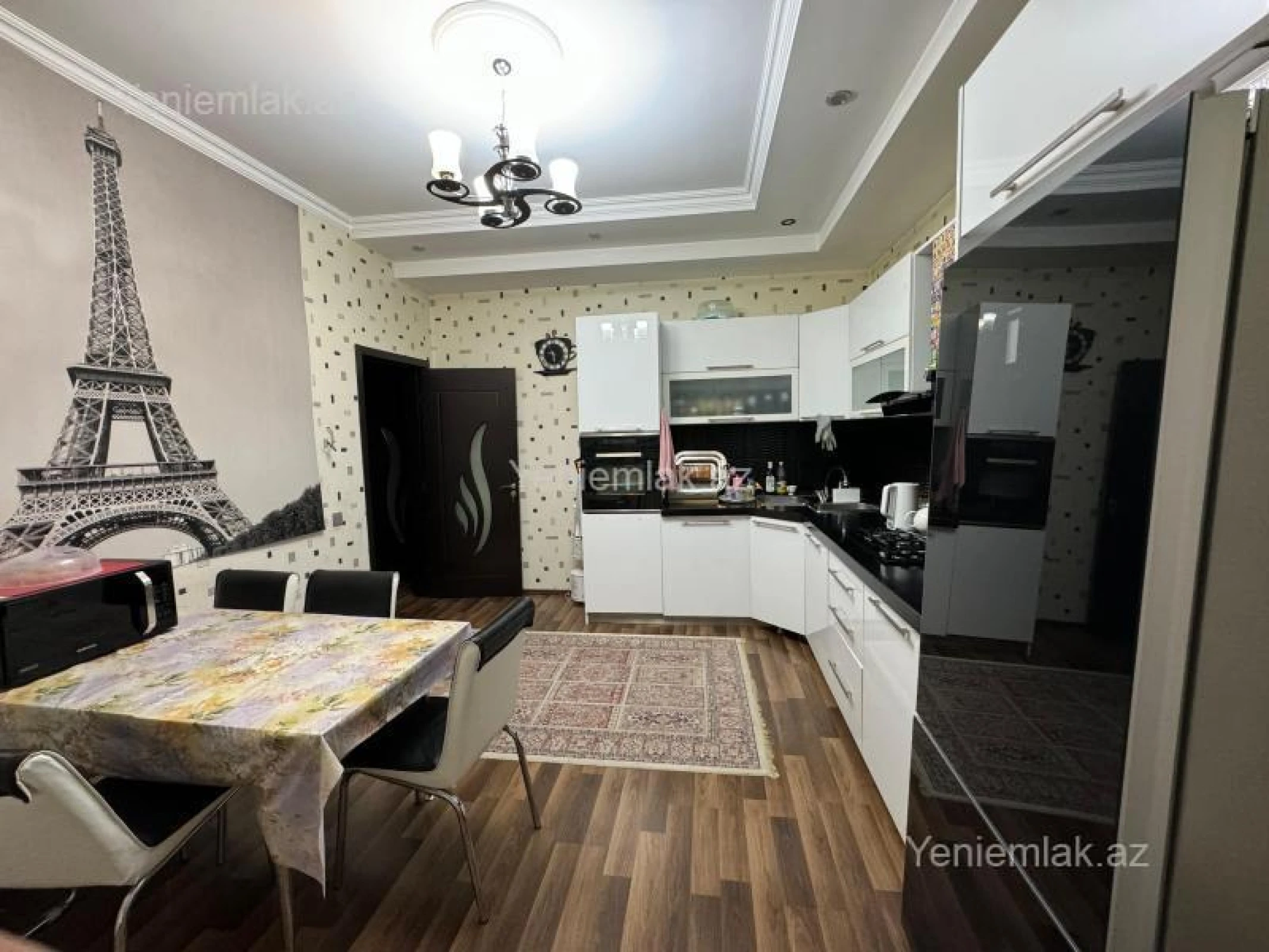 Satılır 7 otaqlı həyət evi 375 m²
