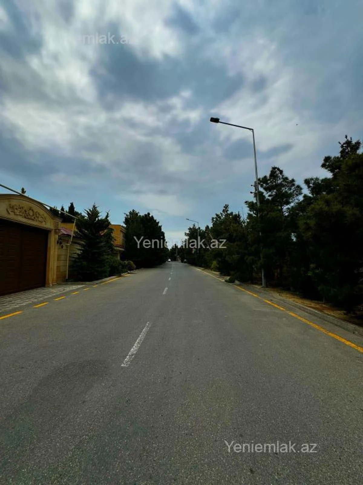 Satılır 7 otaqlı həyət evi 375 m²