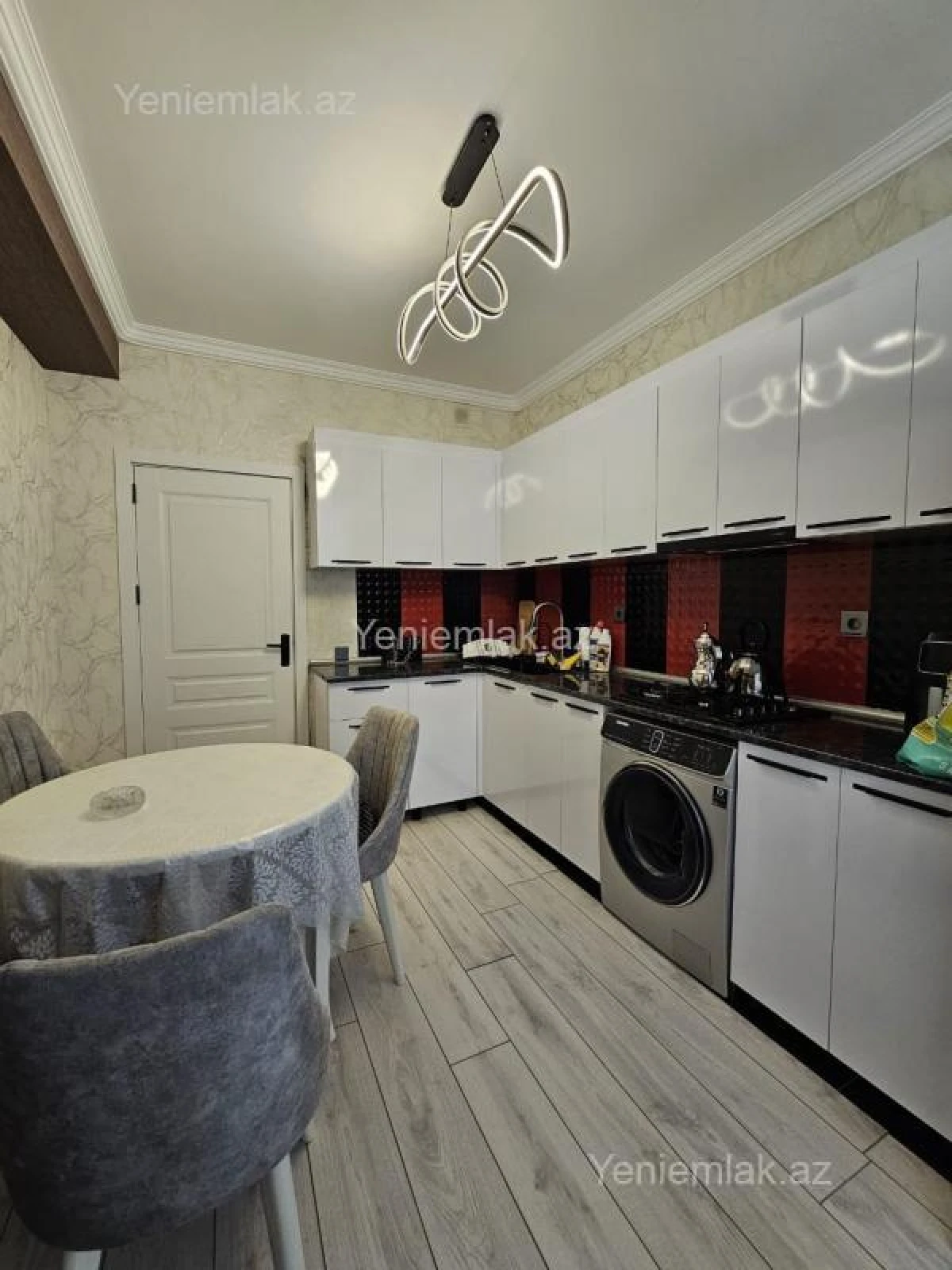 Satılır 2 otaqlı yeni tikili 74 m²