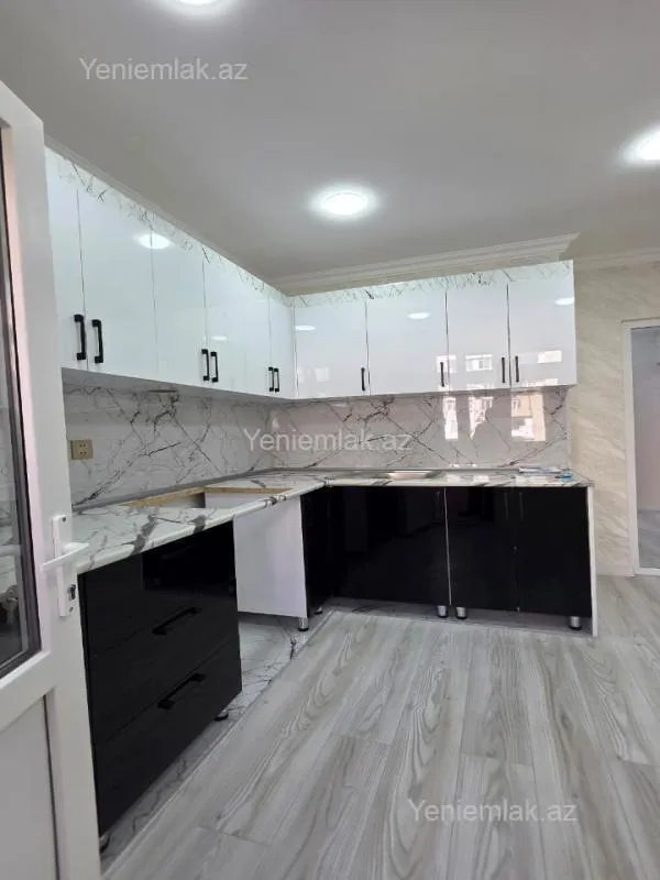 Satılır 3 otaqlı köhnə tikili 86 m²
