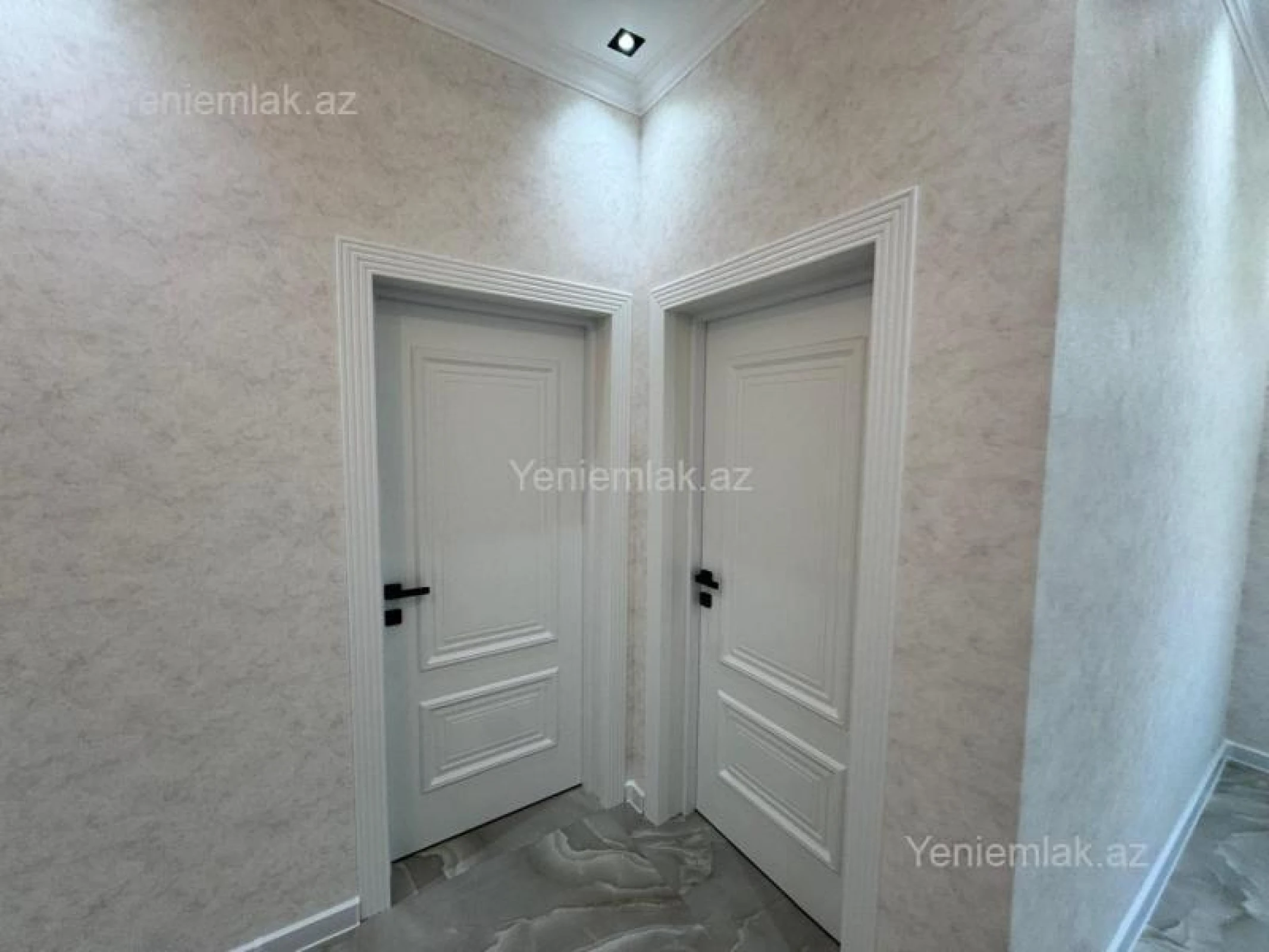 Satılır 5 otaqlı həyət evi 200 m²