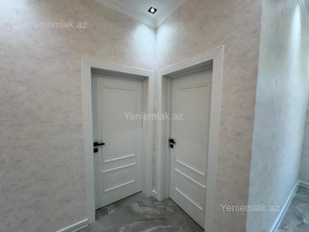 Satılır 5 otaqlı həyət evi 200 m²