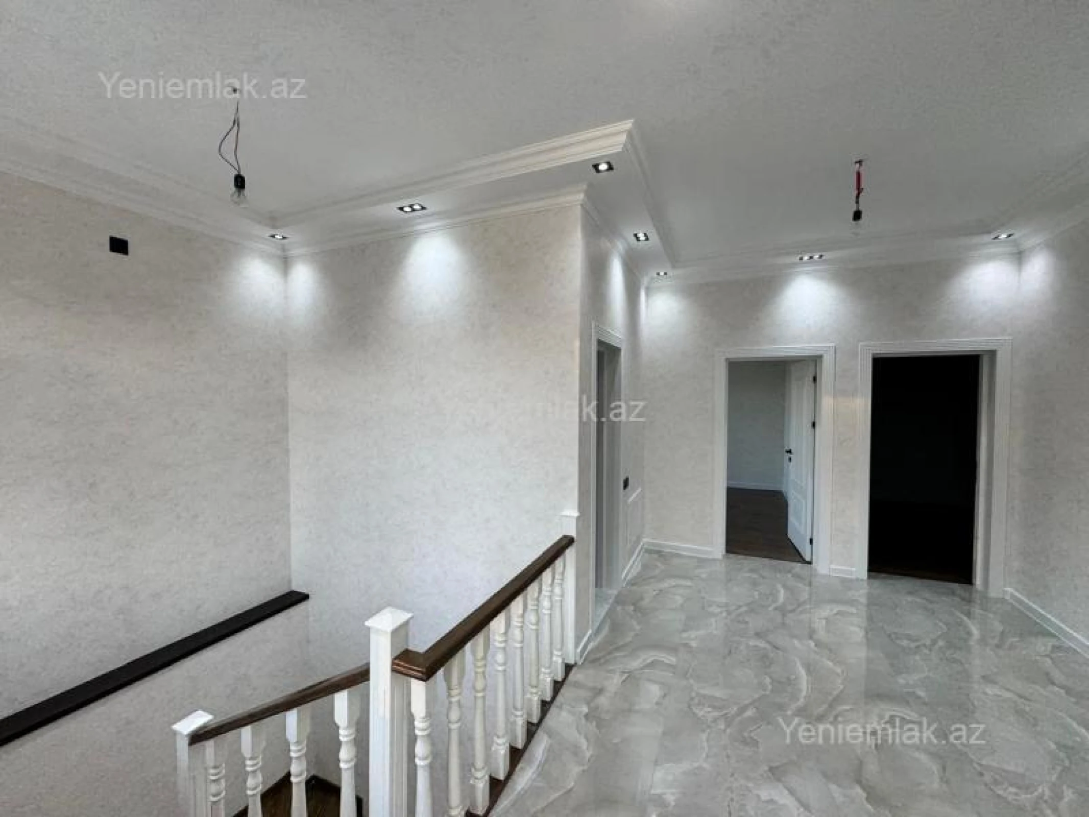 Satılır 5 otaqlı həyət evi 200 m²