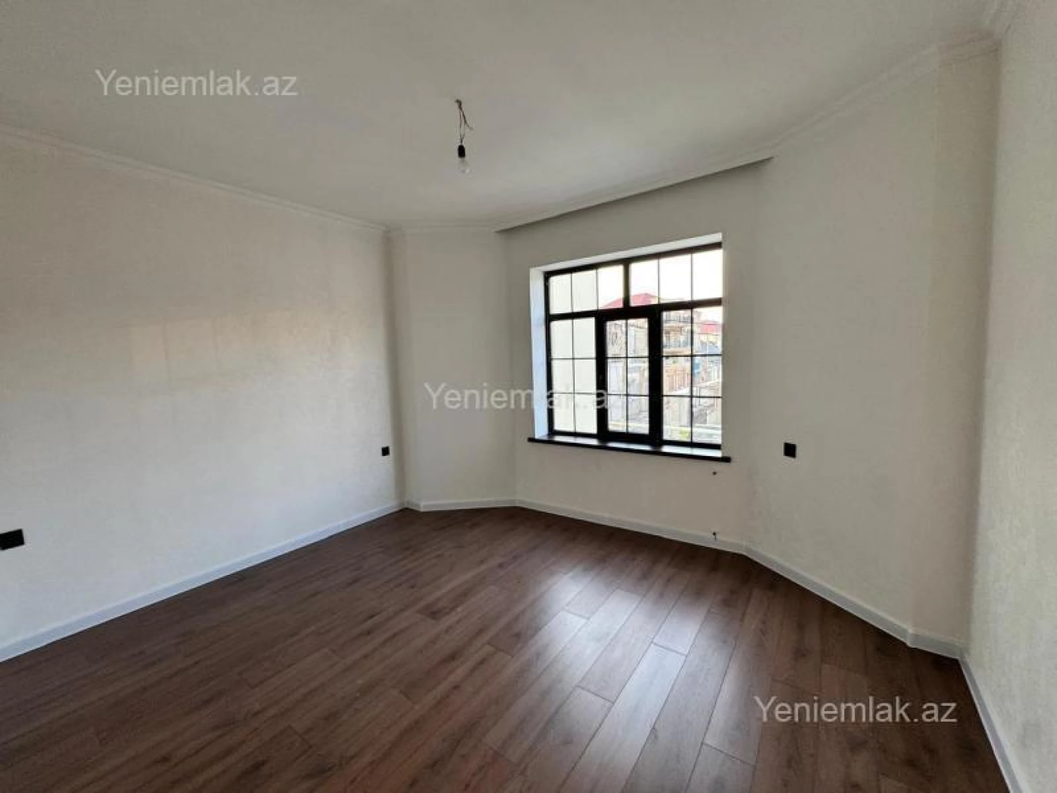 Satılır 5 otaqlı həyət evi 200 m²