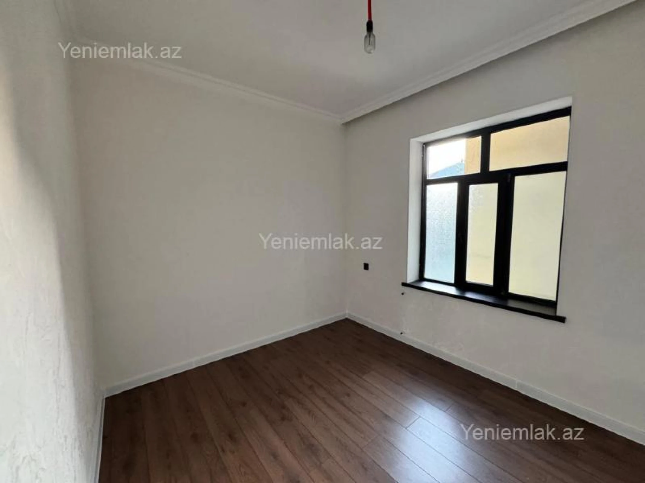 Satılır 5 otaqlı həyət evi 200 m²