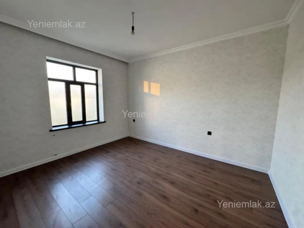 Satılır 5 otaqlı həyət evi 200 m²