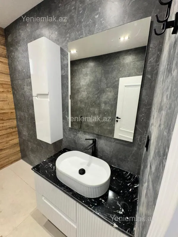 Satılır 5 otaqlı həyət evi 200 m²