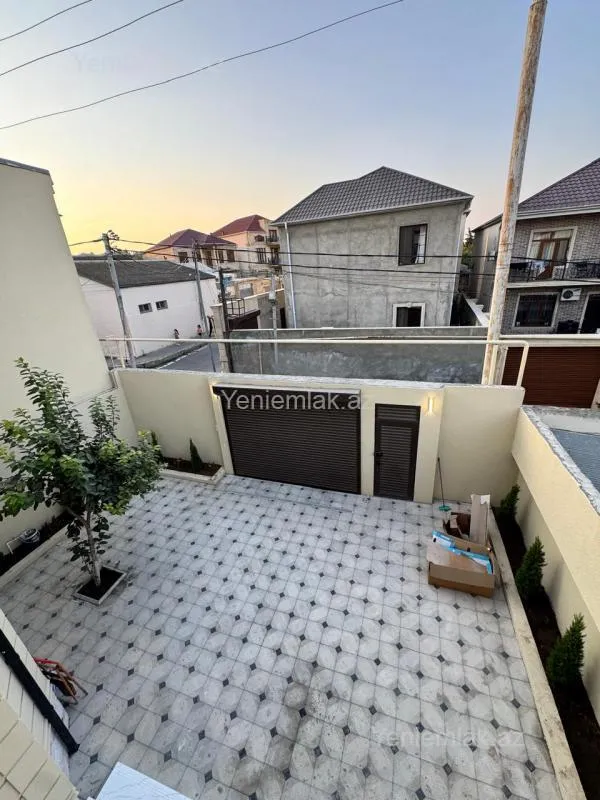 Satılır 5 otaqlı həyət evi 200 m²