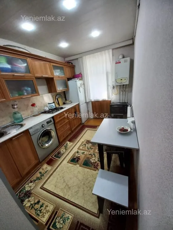 Satılır 2 otaqlı köhnə tikili 52 m²