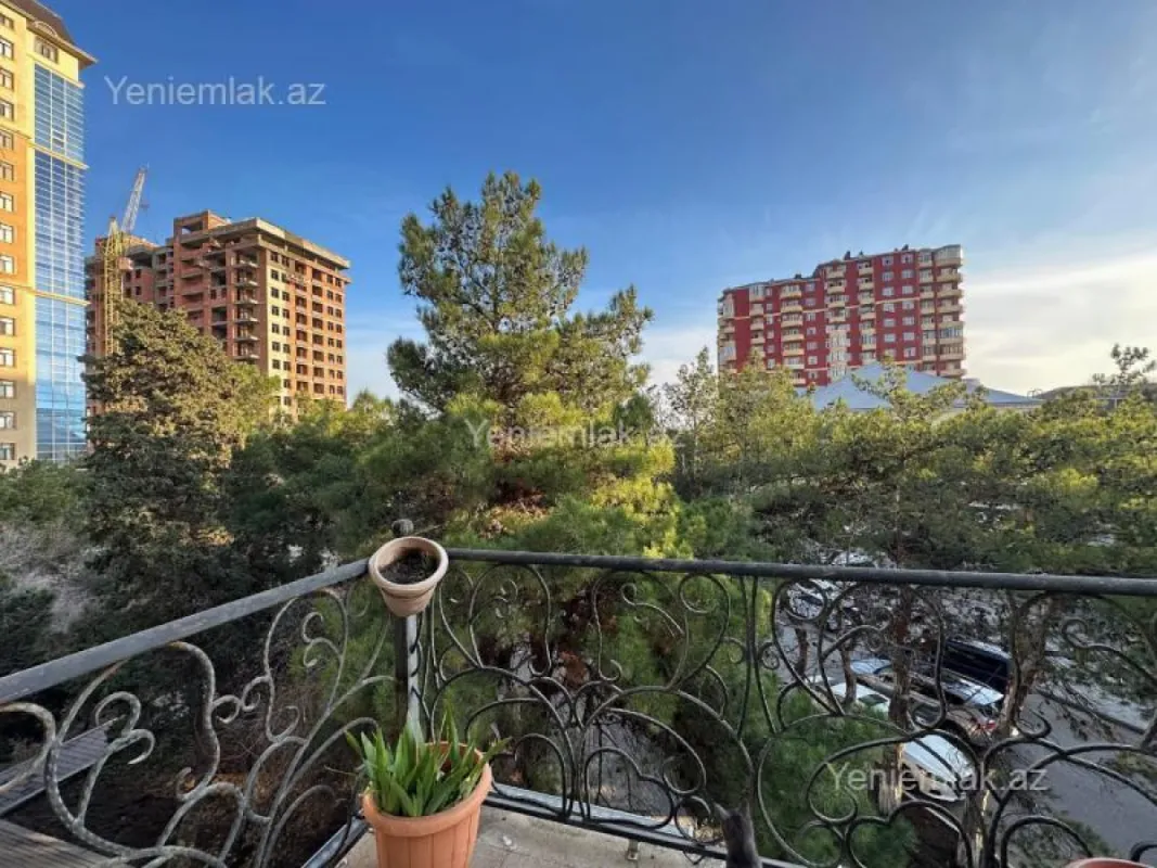 Satılır 3 otaqlı köhnə tikili 70 m²