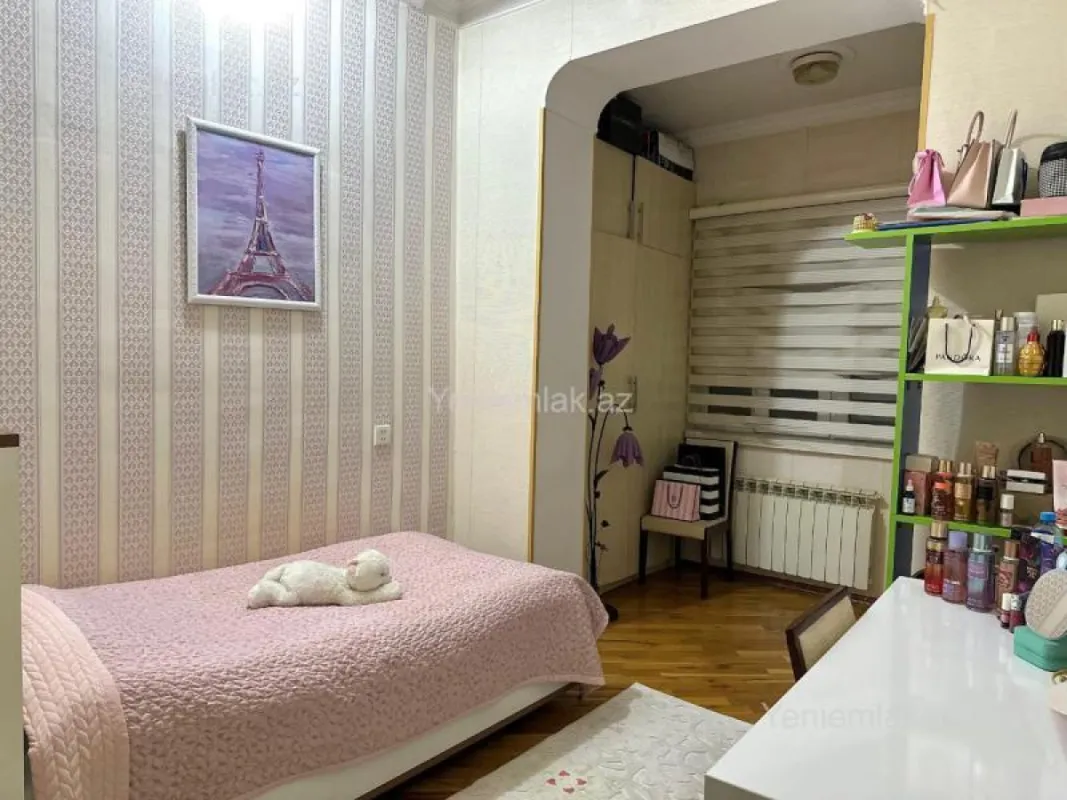 Satılır 3 otaqlı köhnə tikili 70 m²