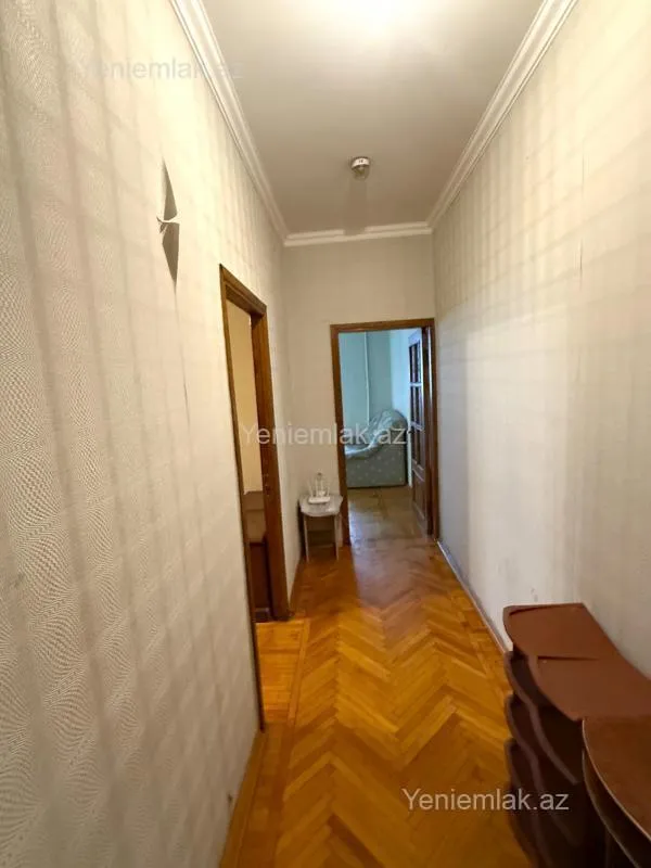 Satılır 2 otaqlı köhnə tikili 70 m²