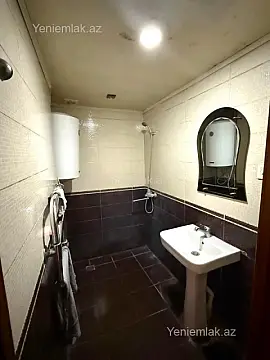 Satılır 2 otaqlı köhnə tikili 70 m²