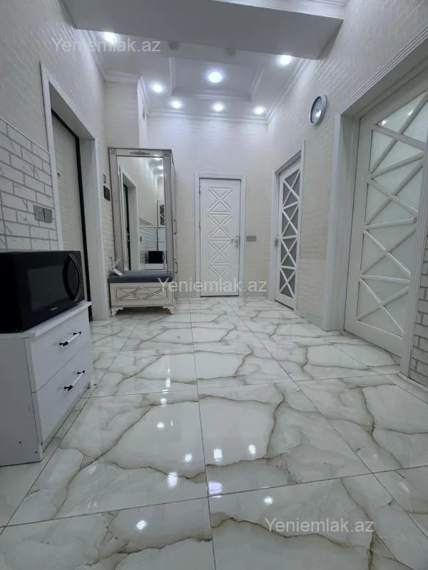 Satılır 2 otaqlı yeni tikili 65 m²