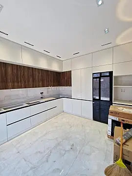Satılır 3 otaqlı yeni tikili 154 m²