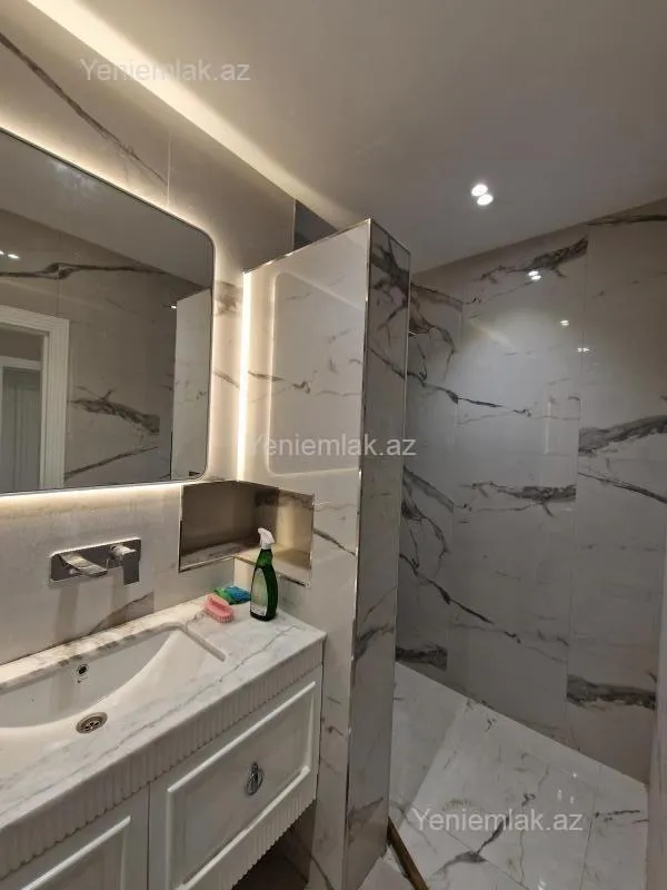 Satılır 3 otaqlı yeni tikili 154 m²