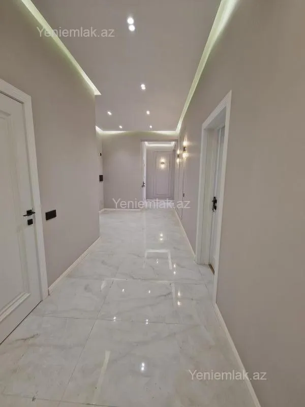 Satılır 3 otaqlı yeni tikili 154 m²