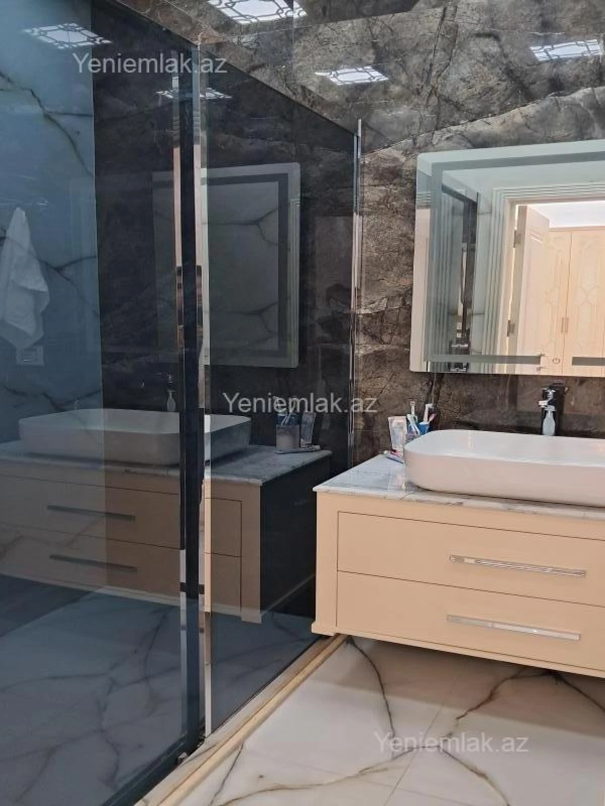 Satılır 2 otaqlı yeni tikili 88 m²