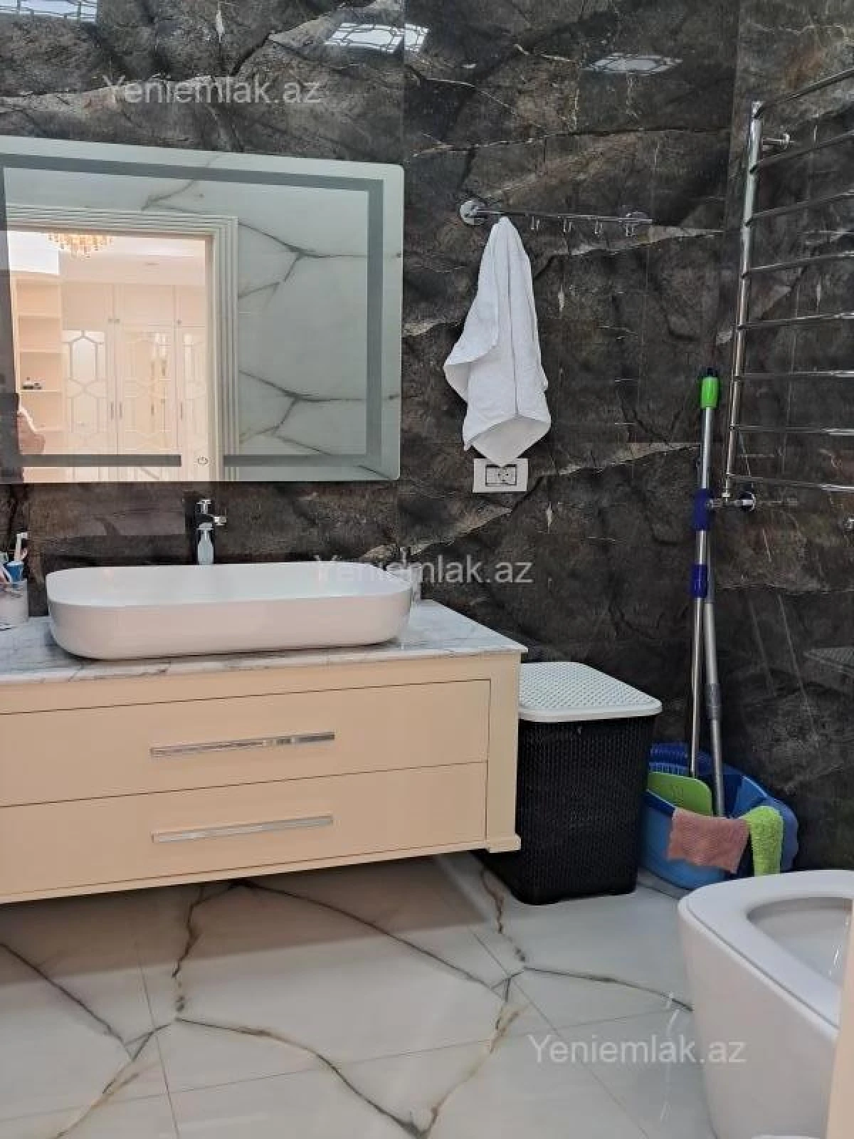 Satılır 2 otaqlı yeni tikili 88 m²