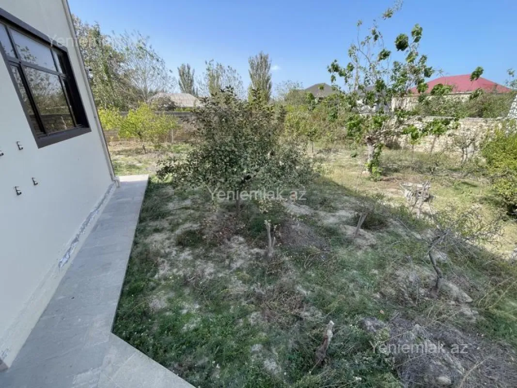 Satılır 6 otaqlı həyət evi 250 m²