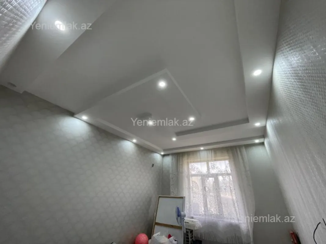 Satılır 6 otaqlı həyət evi 250 m²