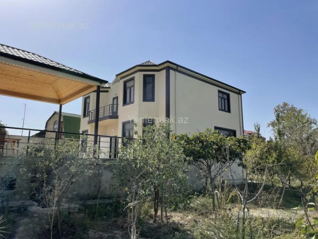 Satılır 6 otaqlı həyət evi 250 m²