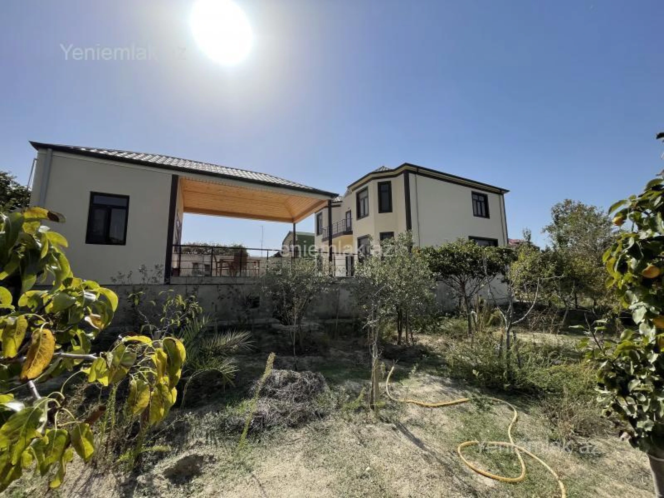 Satılır 6 otaqlı həyət evi 250 m²