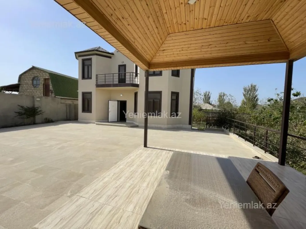 Satılır 6 otaqlı həyət evi 250 m²