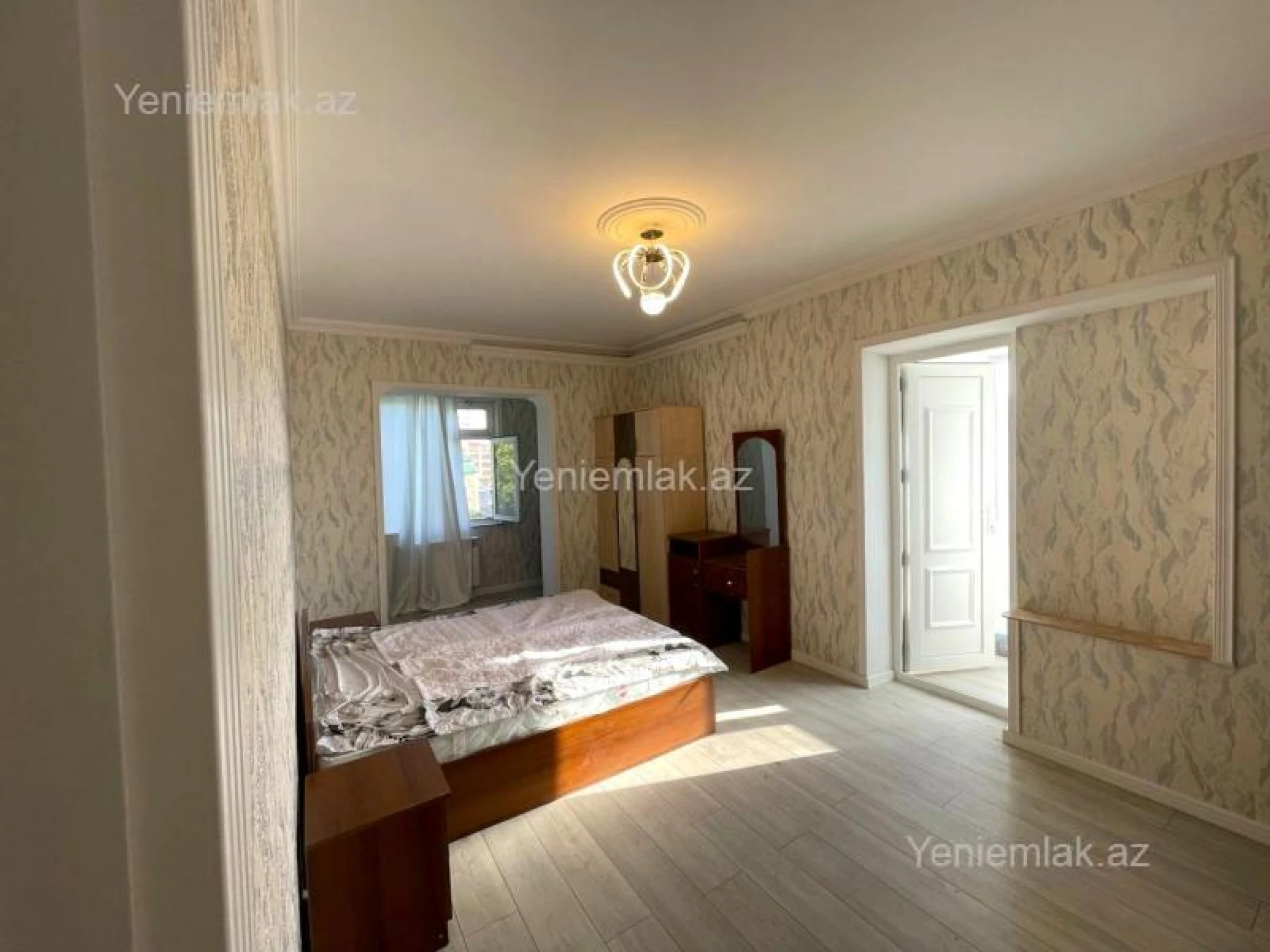 Satılır 2 otaqlı köhnə tikili 70 m²