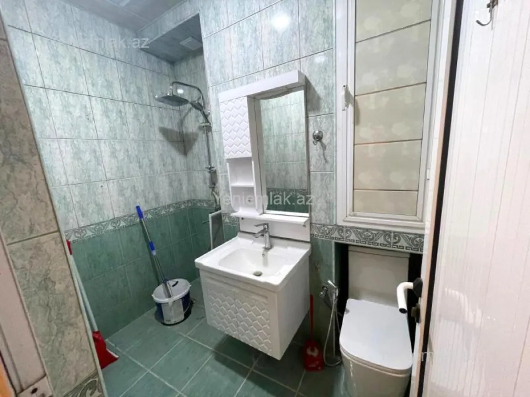 Satılır 2 otaqlı köhnə tikili 70 m²